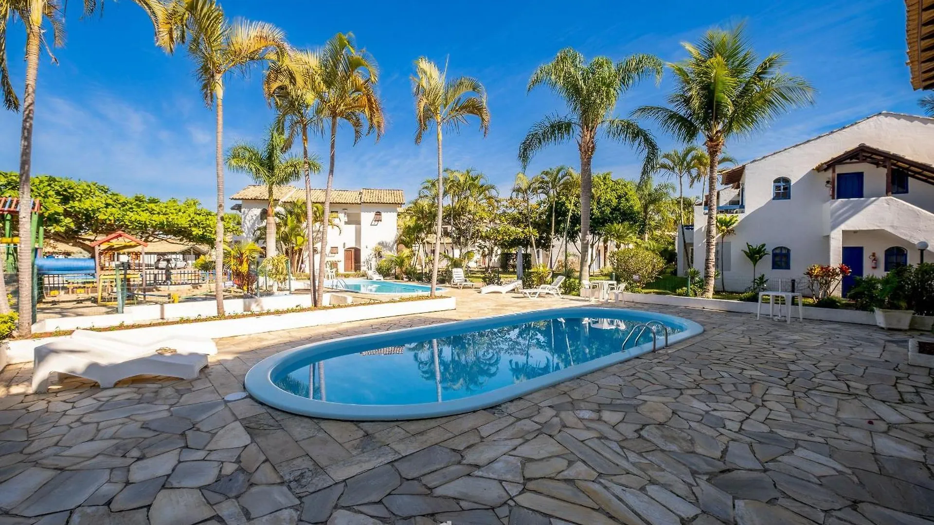 Apto Em Lindo Condominio Pe Na Areia Rpb038 Florianópolis