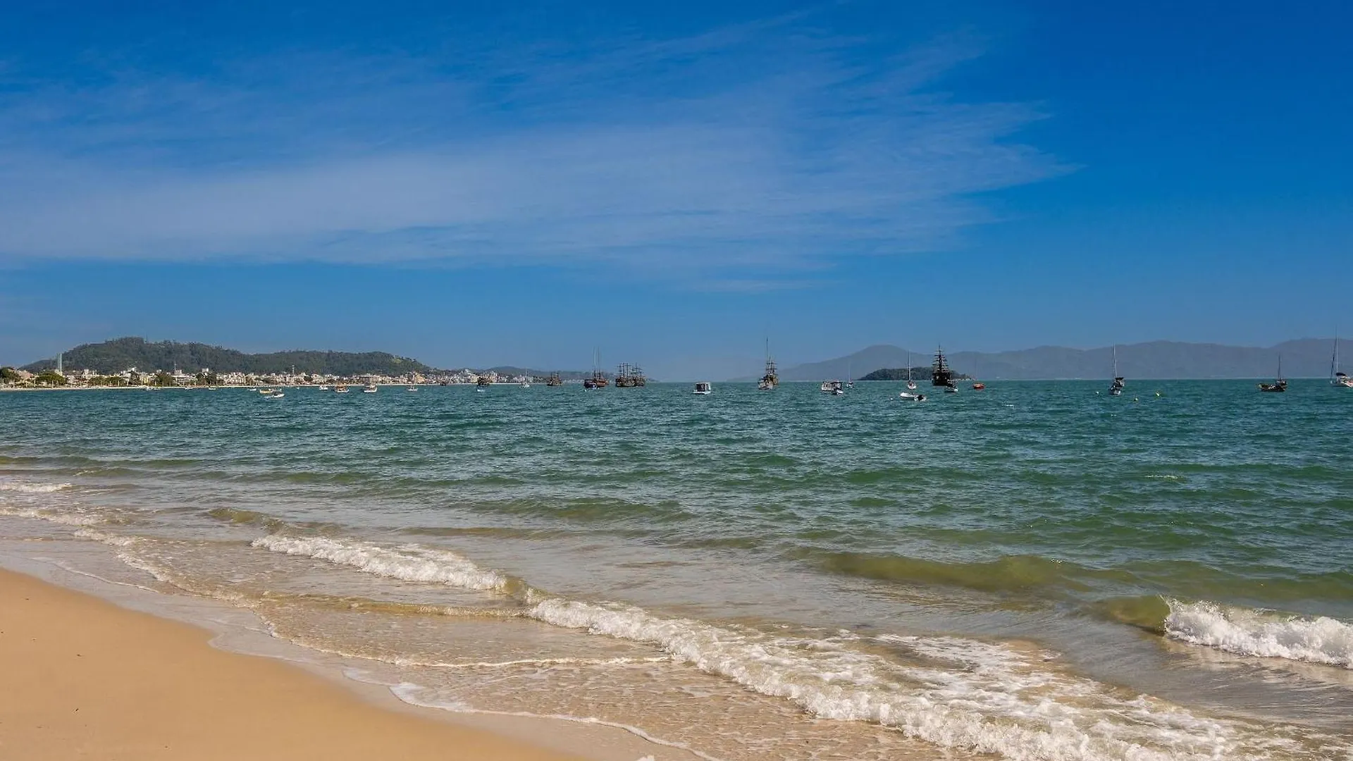 Apto Em Lindo Condominio Pe Na Areia Rpb038 Florianópolis 0*,  البرازيل